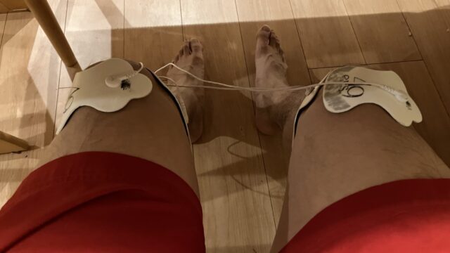 重りを早く動かそうとすると、その分力がいる。でも筋力というのは発揮するのに時間がかかるので、ファーストプルから焦るとフォームを崩す。