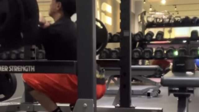 フロントスクワット110キロ