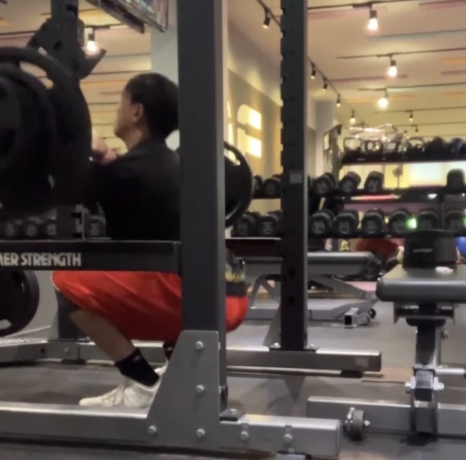 フロントスクワット110キロ